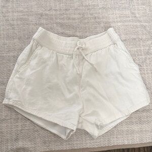 Abercrombie Kids white Shorts size 9/10